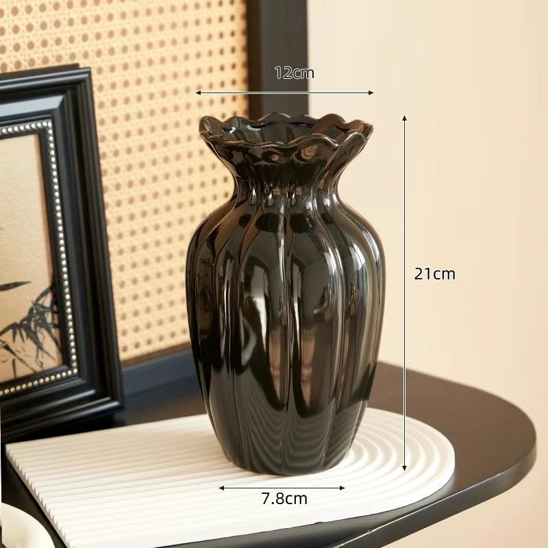 フランスのレトロなクリーム色の陶器製花瓶、溝付きデザイン、モ - Interior Design Vintage Modern のレビューと価格